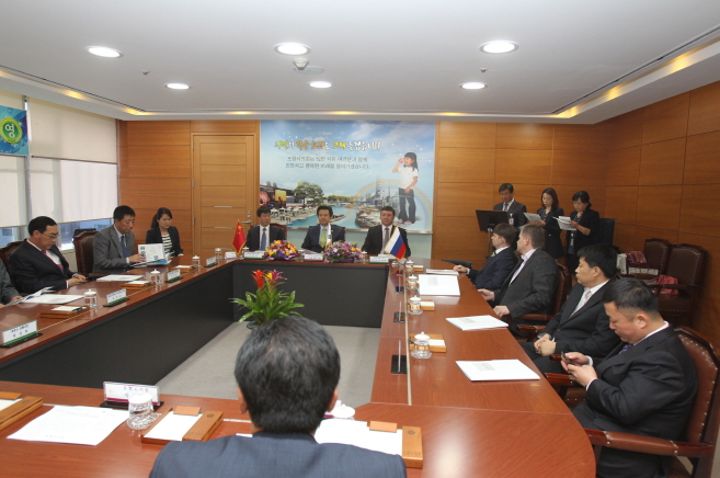 중국 훈춘시 김춘산 시장 및 러시아 하산자치군 오브치니코프 군수 일행, 포항시의회 방문