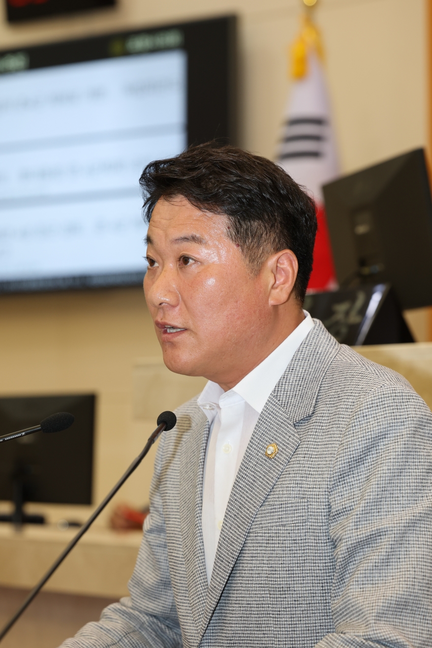 포항시의회 예산결산특별위원회, 양윤제 위원장 인터뷰_1번째 사진